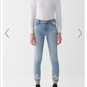 Agolde skinny crop jean with distressing!